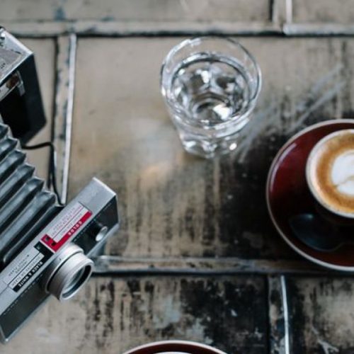 Зачем запивать кофе водой