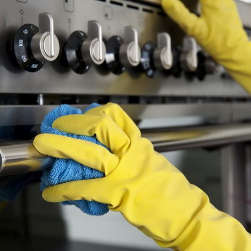 Генеральная уборка на кухне с помощью безопасных чистящих средств
