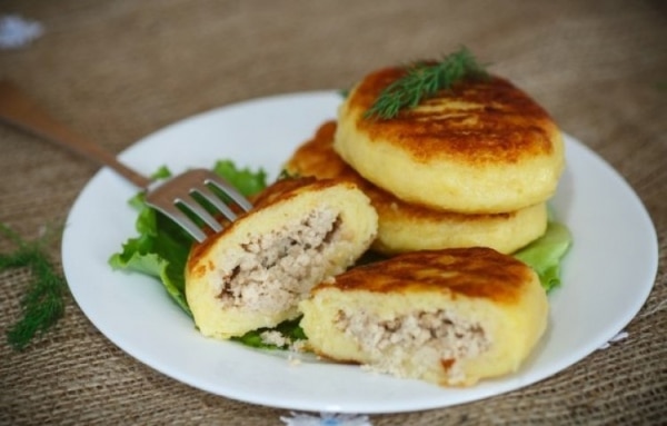 Картофельные зразы с куриной грудкой: вкусные традиции Украины
