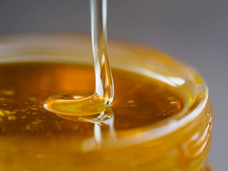 Майский мед: польза, особенности и как распознать некачественный