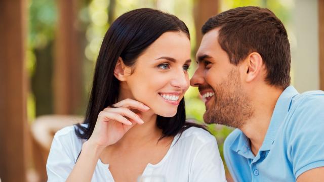Почему мужчины постарше выбирают молодых женщин для отношений и брака