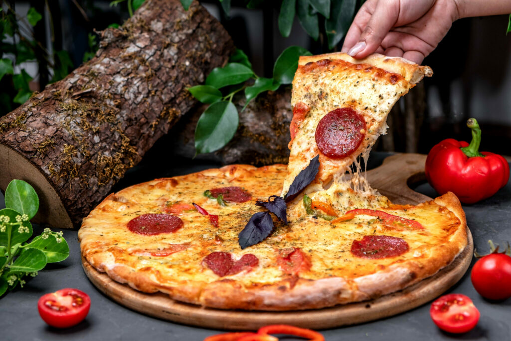 Пицца Пеперони в духовке — простой рецепт без дрожжей